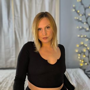 Model - Ms. LoveLust sexy