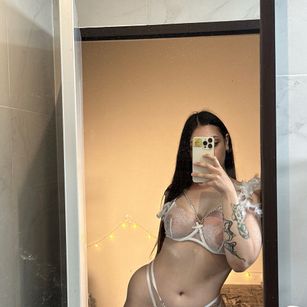 Model - kyliehoney bigass