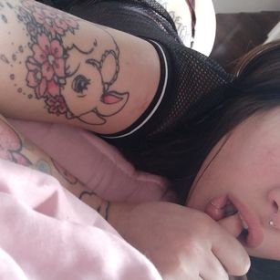 Model - Your Melody brat