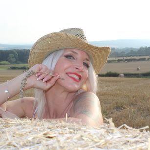 Model - Serenexx dancer