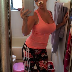 Model - Raylene squirting