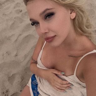 Model - AgataChristie dirtytalk