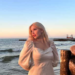 Model - AgataChristie squirt