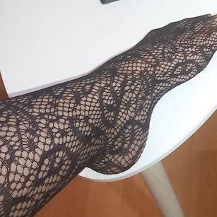 Model - Mistress Maya36 feet