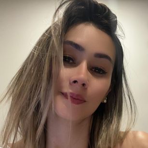 Model - OliviaWatson spanks