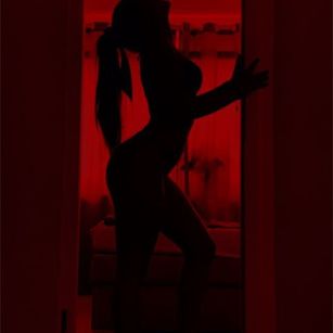 Model - EvaArt bitch