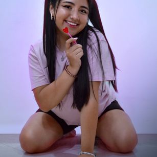 Model - hannaitsme petite