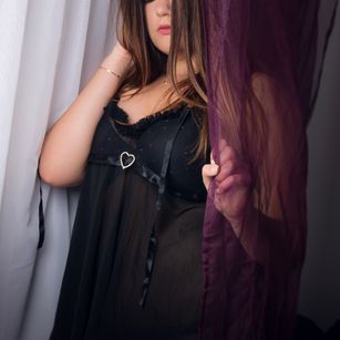 Model - Dina.Love Hot