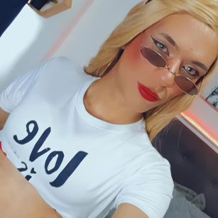 Model - Wynne Stefany latina