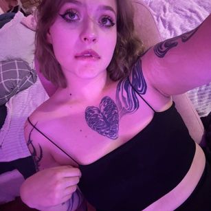 Model - Elaina Quartzz footfetish