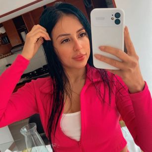 Model - JuliBray cuero