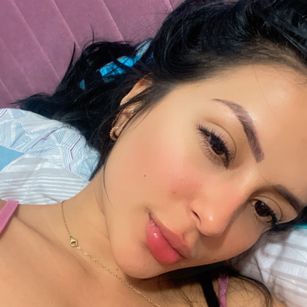 Model - JuliBray senosgrades