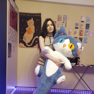 Model - Anitamagis shaved