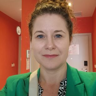 Model - Olivia mature