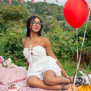 Model - Sofi Grisales petite