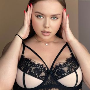 Model - CarollMoore bdsm