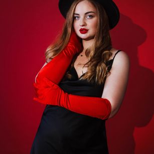 Model - EsterDior twerk