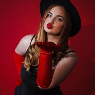 Model - EsterDior tits