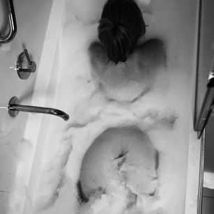 Model - Laura Venus joi