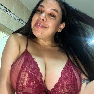 Model - dreabusty huge