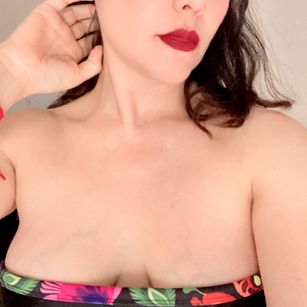 Model - Beth_Elisa Funny