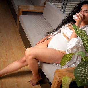 Model - hipatia_myst armpits