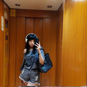 Model - BlairLevine bdsm