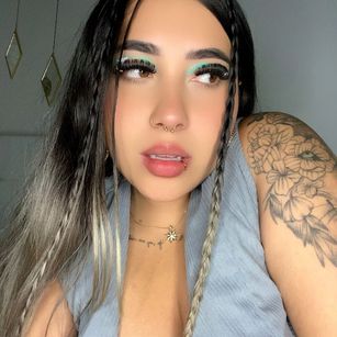 Model - Manuela Veelez tattos