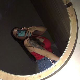 Model - dreabusty hugueboobs