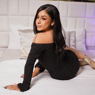 Model - RoxyWall dominatrix