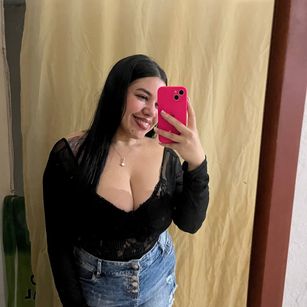 Model - dreabusty hugepussy