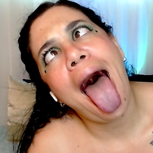 Model - dreabusty latin