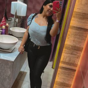 Model - dreabusty hugueboobs