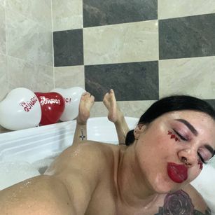 Model - dreabusty hairy