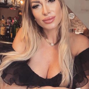 Model - AshleyKash feet