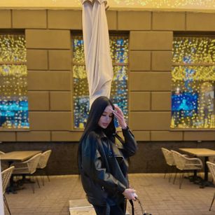 Model - Annie Laar sensual