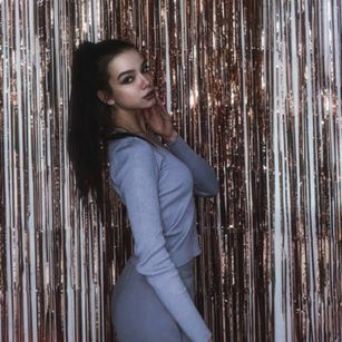 Model - togiveupurselfbb skinny