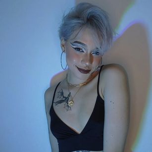 Model - Violette clerk1 slave