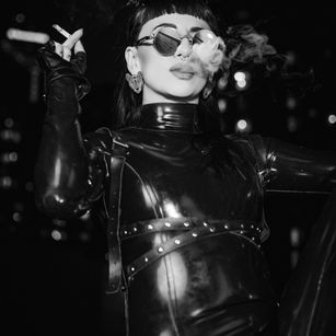 Model - Nina Bond CBT