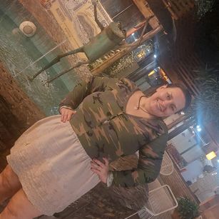 Model - Selene hairy