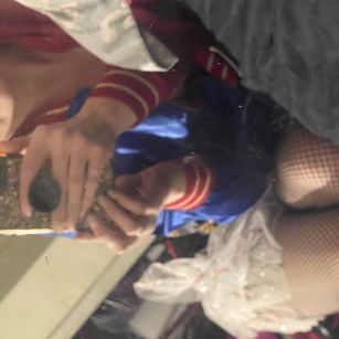 Model - Nikki Wylde milf