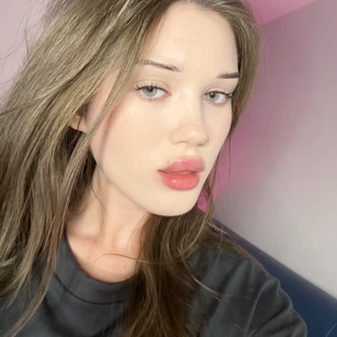 Model - Molly fetish