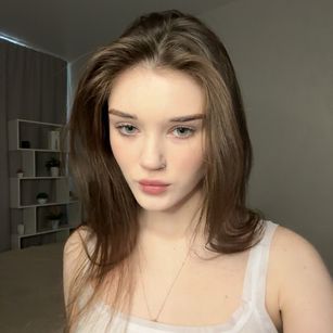 Model - Molly findom