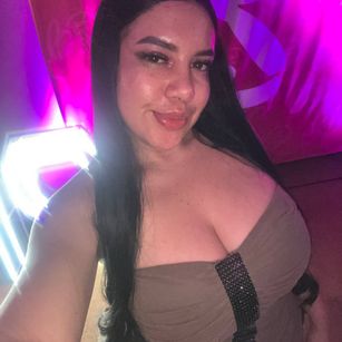 Model - dreabusty hairy