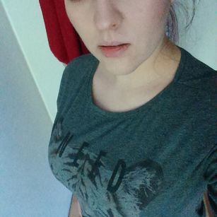 Model - Kenzie young