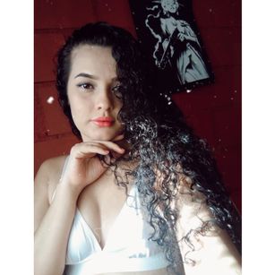 Model - Qetzalli spanks