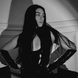 Model - Miss Angela from hell kinky