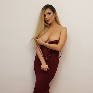 Model - Sonnya bigboobs