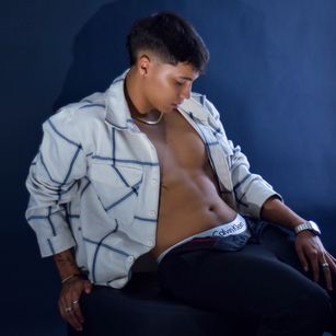 Model - Valentino Rivera joi