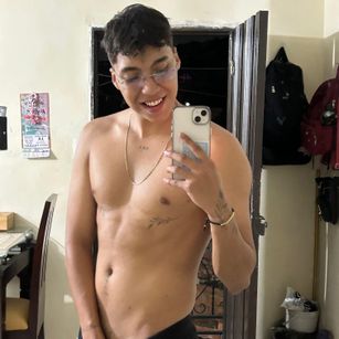 Model - Valentino Rivera peludo